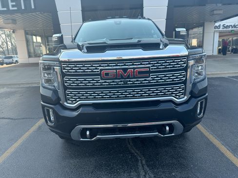 Used 2022 GMC Sierra 3500 Denali w/ Denali Ultimate Package image 2