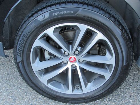 Used 2017 Jaguar F-PACE Premium AWD/4WD image 32