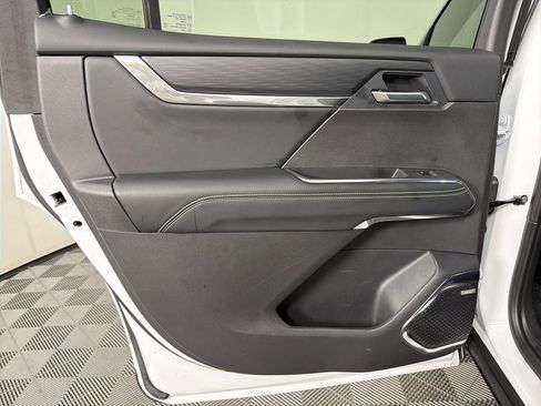 New 2025 GMC Acadia Elevation image 21