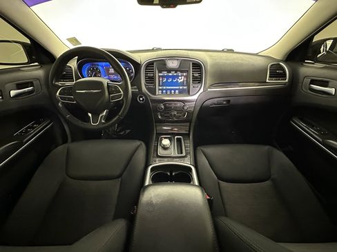 Used 2021 Chrysler 300 Touring w/ Sport Appearance Package RWD image 27