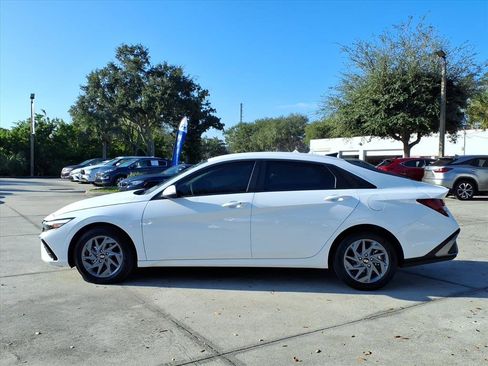 Certified 2025 Hyundai Elantra Blue w/ Cargo Package image 4