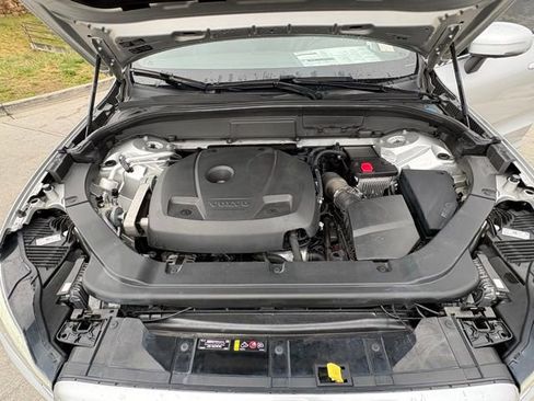 Used 2019 Volvo XC60 T5 R-Design w/ Protection Package AWD/4WD image 34