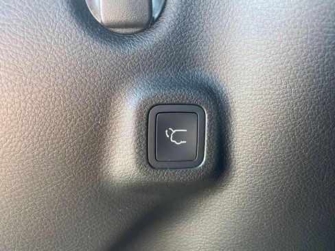 Used 2023 Jeep Compass Limited w/ Elite Group AWD/4WD image 19