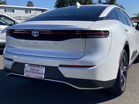 New 2026 Toyota Crown XLE image 4