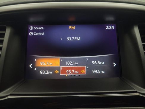 Used 2020 Nissan Pathfinder SV image 25