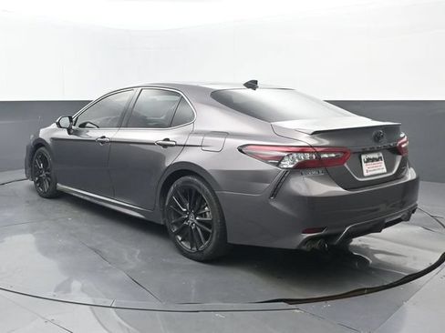 Used 2022 Toyota Camry XSE FWD image 3