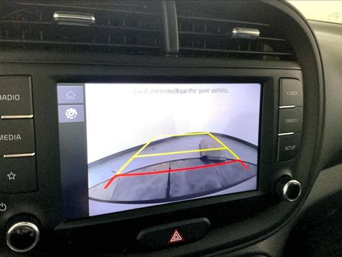 Used 2025 Kia Soul LX w/ LX Technology Package FWD image 21