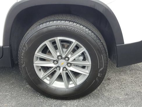 Used 2022 Chevrolet Traverse LT FWD image 5