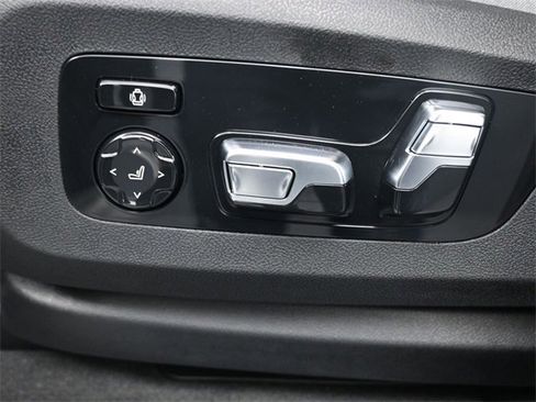 Used 2026 BMW X5 xDrive40i w/ Climate Comfort Package image 31