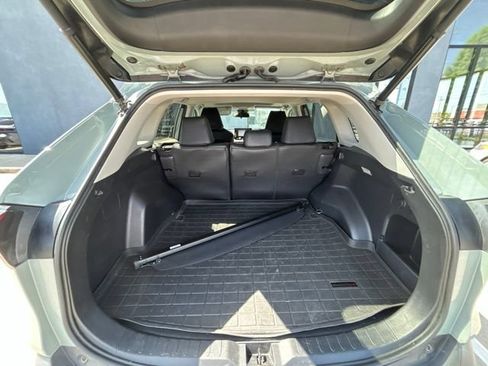 Used 2019 Toyota RAV4 XLE w/ Convenience Package FWD image 11