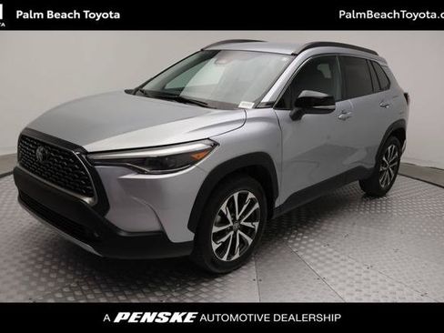 Certified 2025 Toyota Corolla Cross XLE FWD image 1