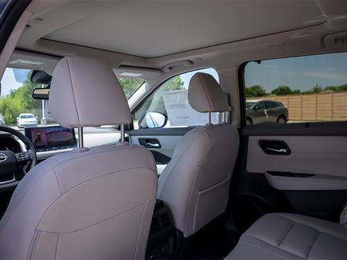 New 2025 Nissan Rogue SL w/ Tech Package image 22