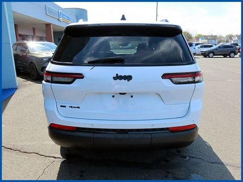 Used 2023 Jeep Grand Cherokee L Laredo AWD/4WD image 6