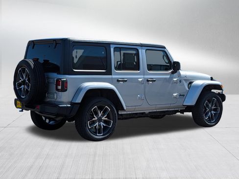 Used 2024 Jeep Wrangler Unlimited AWD/4WD image 7