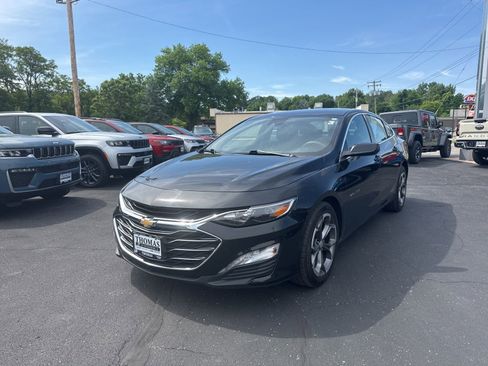 Used 2024 Chevrolet Malibu LT FWD image 3