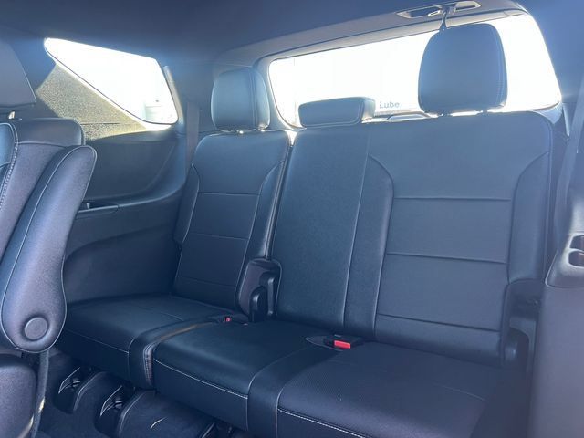 Used 2026 Chevrolet Traverse LT AWD/4WD image 7