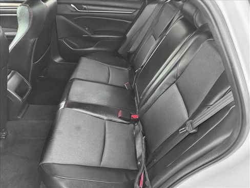 Used 2018 Honda Accord Sport image 17