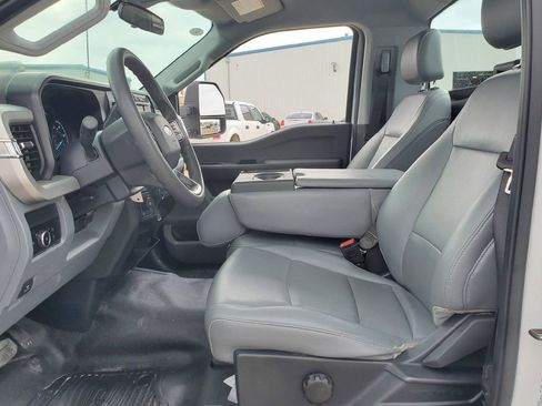Certified 2024 Ford F250 XL w/ XL Off-Road Package AWD/4WD image 4
