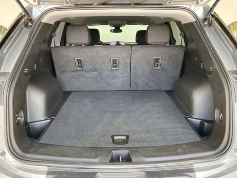 Used 2025 Chevrolet Blazer LT AWD/4WD image 24