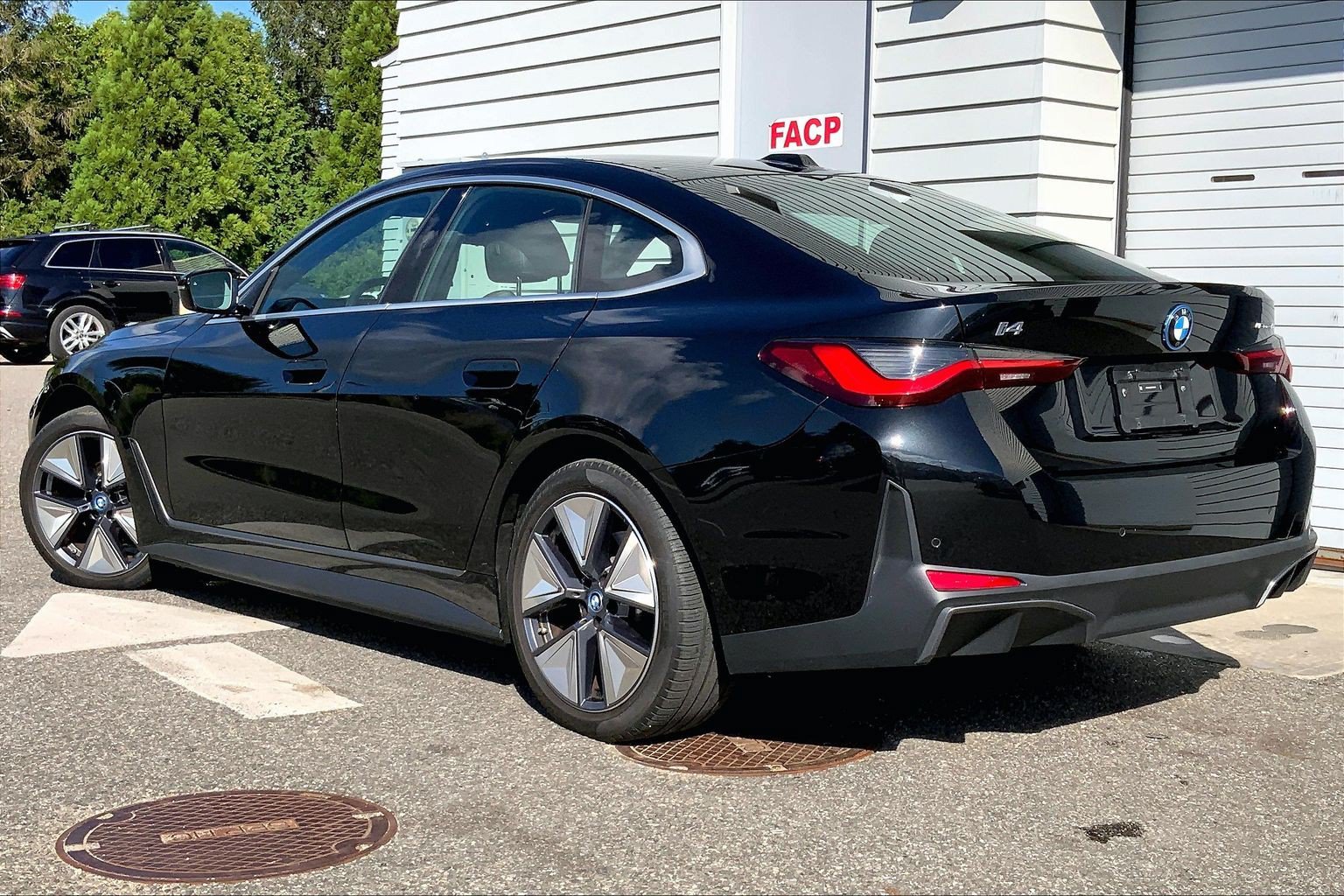 Used 2024 BMW i4 eDrive35 w/ Convenience Package RWD image 3