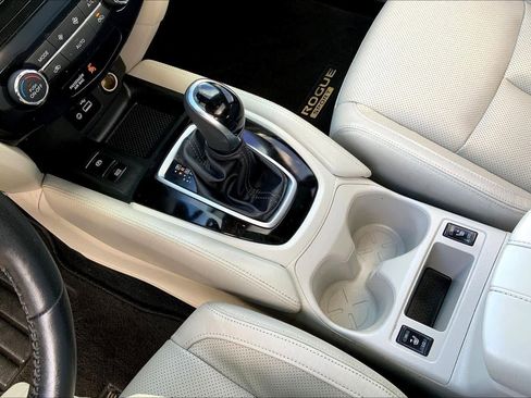 Used 2019 Nissan Rogue Sport SL w/ Premium Package image 15