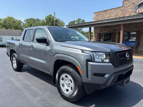 Used 2022 Nissan Frontier S w/ Technology Package AWD/4WD image 2