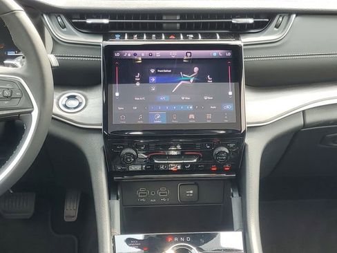 Used 2025 Jeep Grand Cherokee Limited 4xe image 32