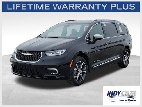New 2026 Chrysler Pacifica Pinnacle w/ Trailer Tow Group AWD/4WD image 1