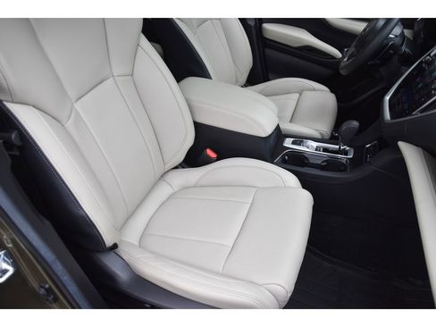 Used 2024 Subaru Ascent Limited w/ Technology Package image 32