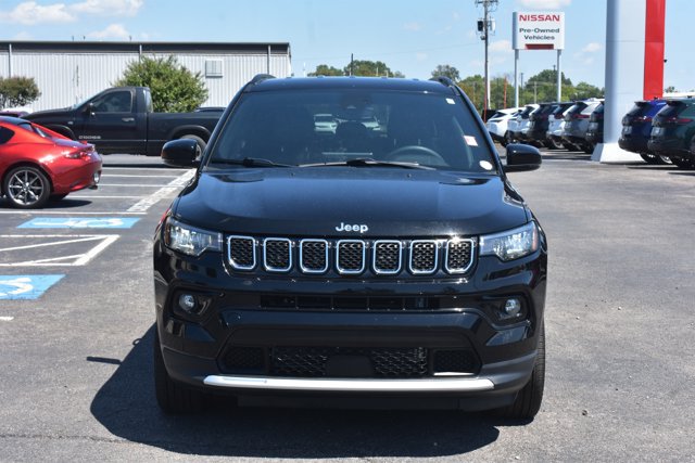Used 2024 Jeep Compass Limited AWD/4WD image 2