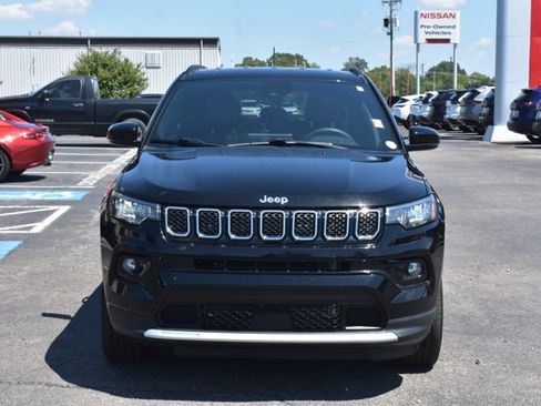 Used 2024 Jeep Compass Limited AWD/4WD image 2