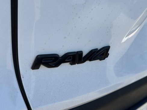 Used 2019 Toyota RAV4 XLE FWD image 7