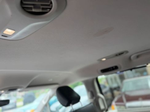 Used 2019 Chrysler Pacifica Touring-L FWD image 23