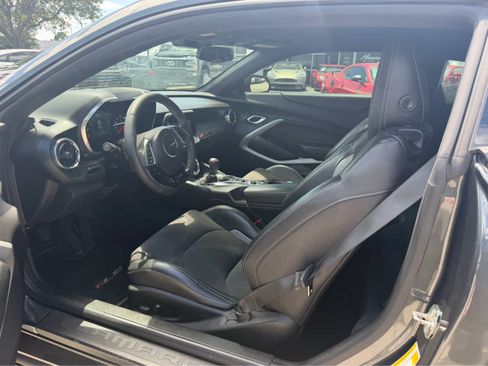 Used 2018 Chevrolet Camaro SS RWD image 5