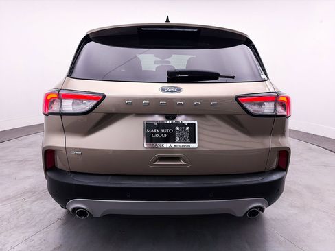 Used 2021 Ford Escape SE image 14