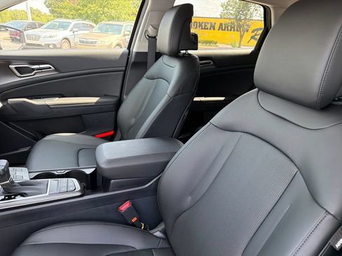New 2026 Kia Sportage EX w/ EX Panorama Roof Package FWD image 18