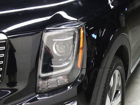 Used 2020 Kia Telluride S AWD/4WD image 40