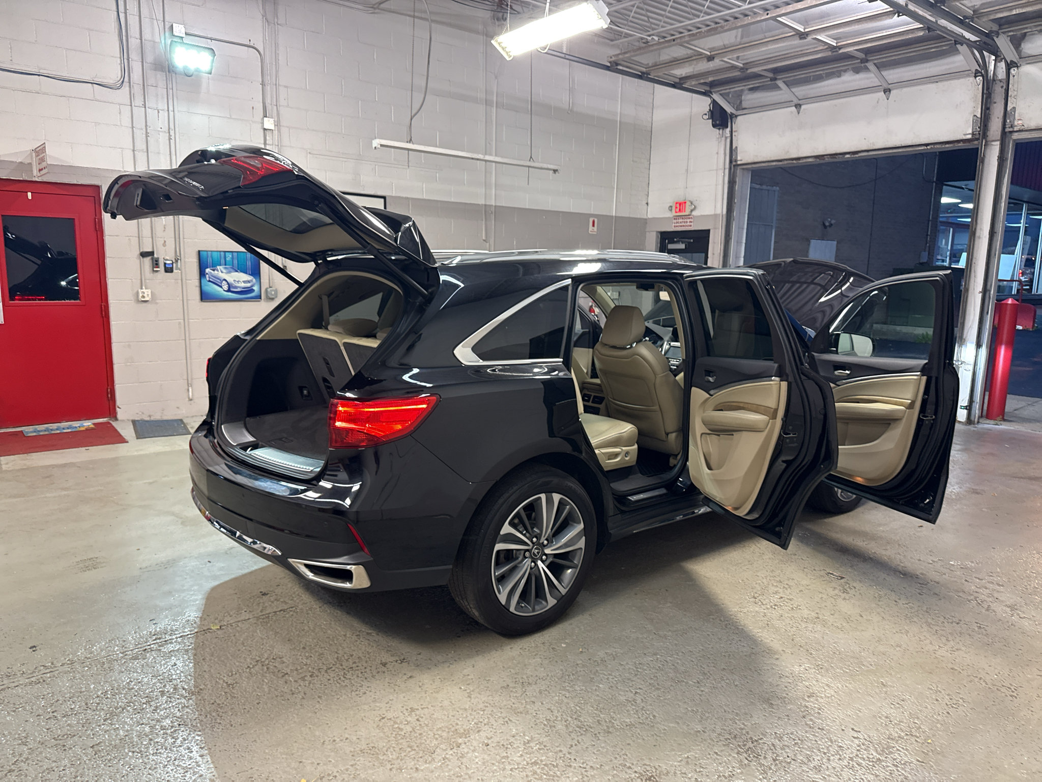 Used 2019 Acura MDX w/ Technology Package AWD/4WD image 14