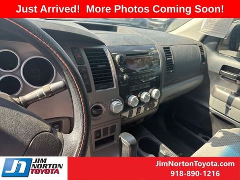 Used 2012 Toyota Tundra 4x4 Double Cab w/ SR5 Pkg image 10