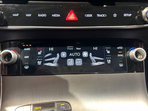 Used 2026 Genesis GV70 3.5T Sport Advanced image 13