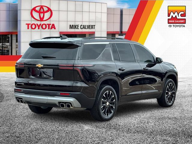 Used 2025 Chevrolet Traverse LT w/ Sun and Wheel Package FWD image 5