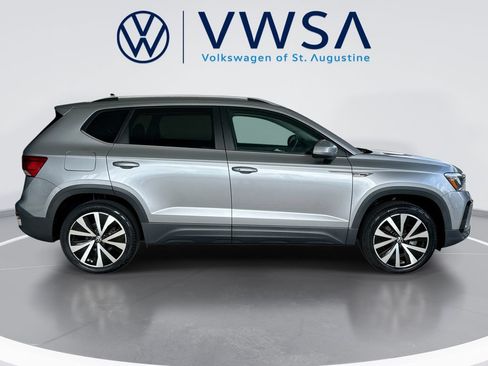 Certified 2023 Volkswagen Taos SE FWD image 9