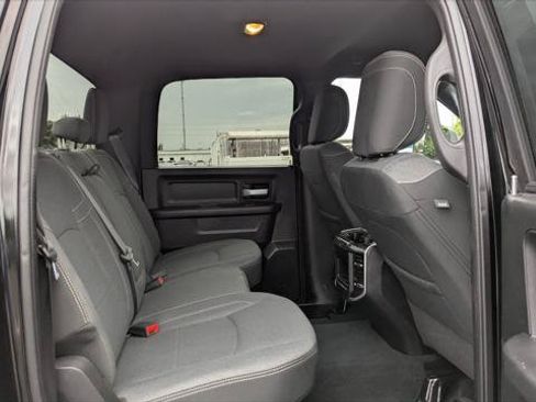 Used 2022 RAM 2500 Big Horn w/ Night Edition AWD/4WD image 18