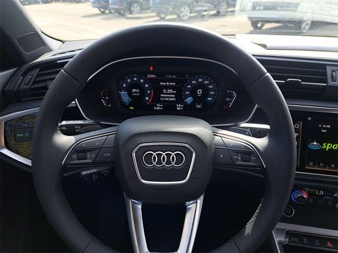 New 2025 Audi Q3 2.0T Premium image 8