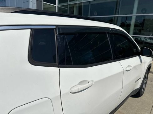 Used 2017 Jeep Compass Latitude w/ Popular Equipment Group FWD image 5