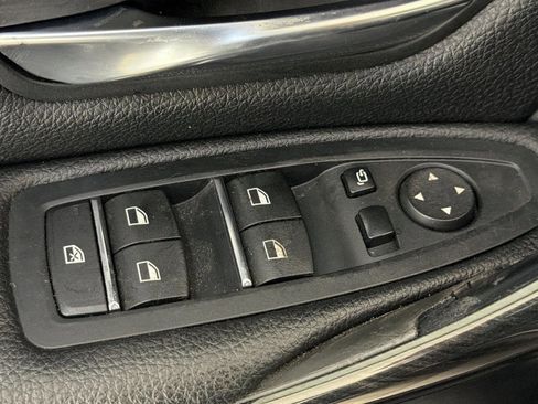 Used 2018 BMW 330i Sedan w/ Premium Package RWD image 13