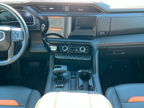 Certified 2025 GMC Sierra 1500 AT4 image 14