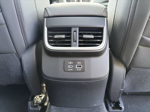 Used 2025 Subaru Outback Onyx Edition AWD/4WD image 32