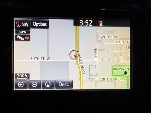 Used 2017 Toyota Camry XLE image 25