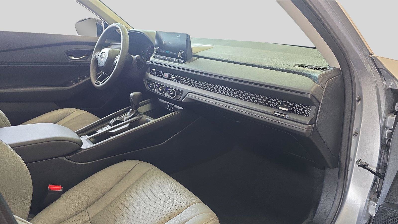 Used 2025 Honda Accord SE image 16